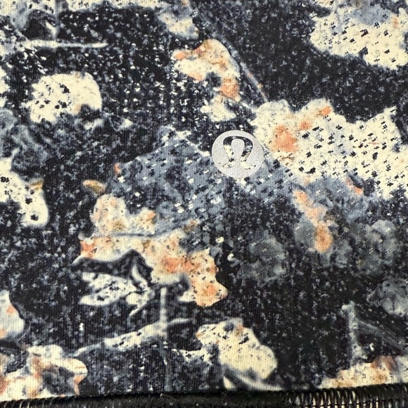 Lululemon Wunder Under High Rise
Tight 28" - Picture 2 of 4